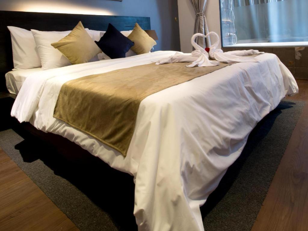 De Art Hotel Пном Пен Екстериор снимка