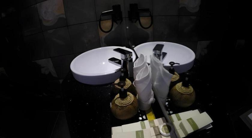 De Art Hotel Пном Пен Екстериор снимка