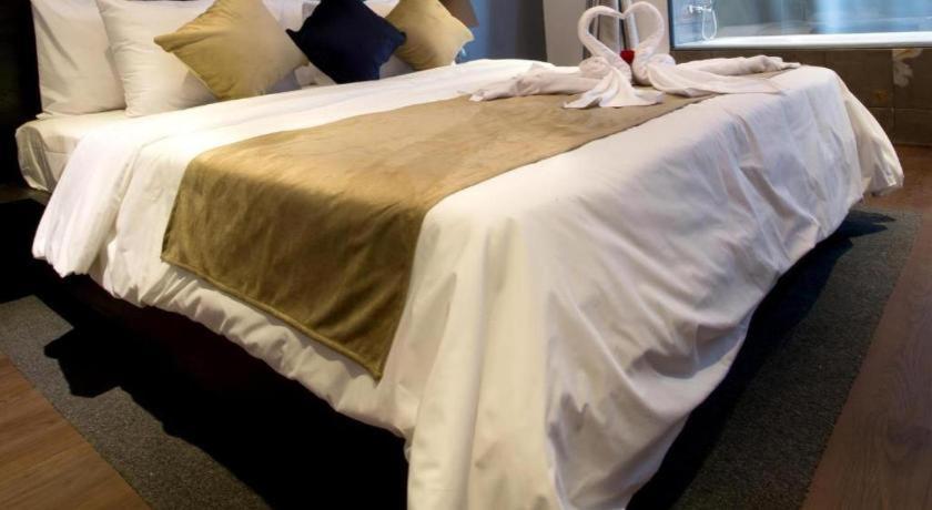 De Art Hotel Пном Пен Екстериор снимка