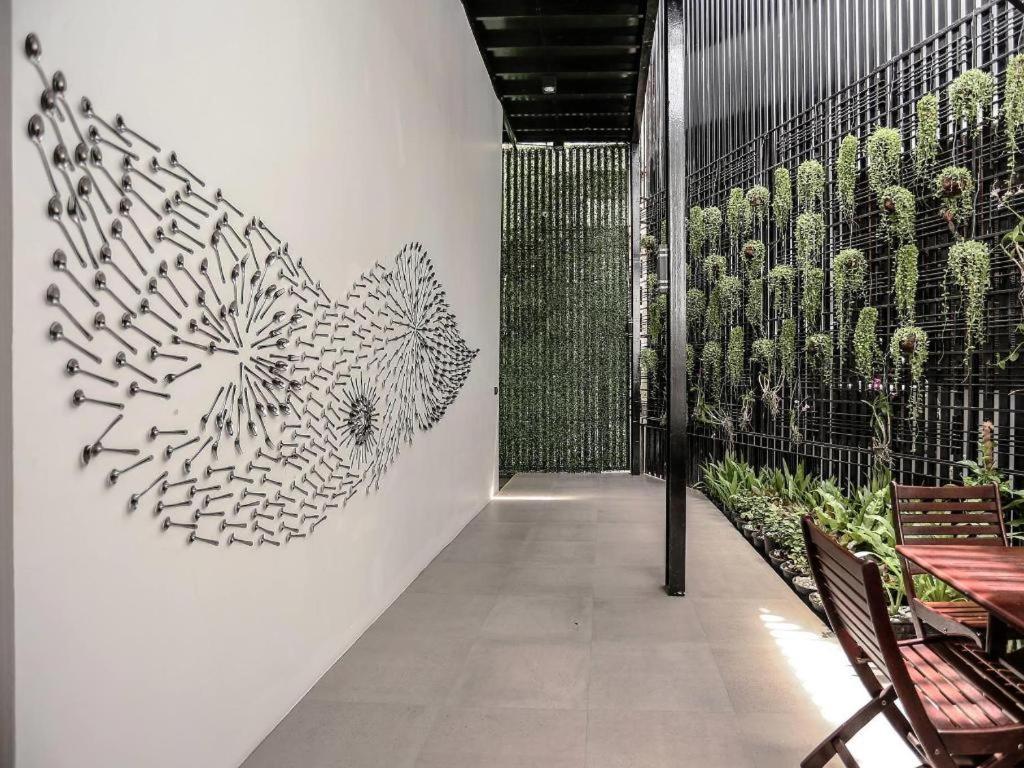De Art Hotel Пном Пен Екстериор снимка